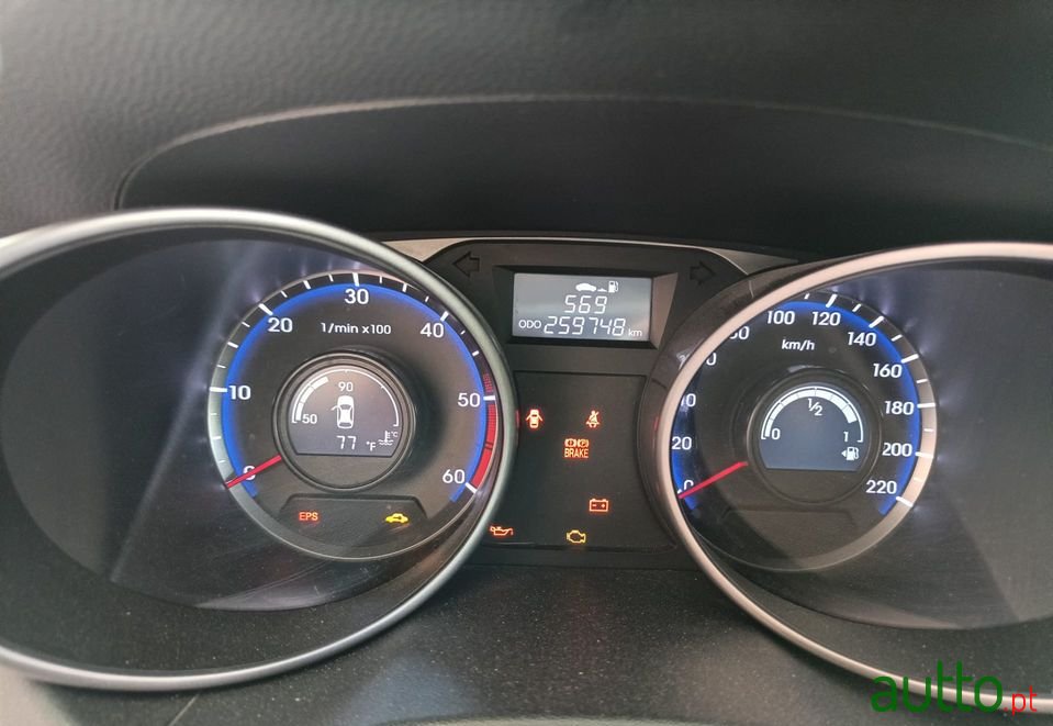 2011' Hyundai ix35 photo #6