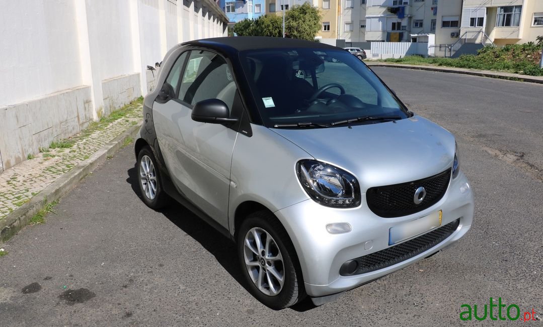 2018' Smart Fortwo photo #1
