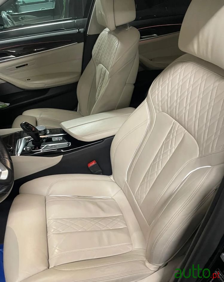 2019' BMW Série 5 photo #2