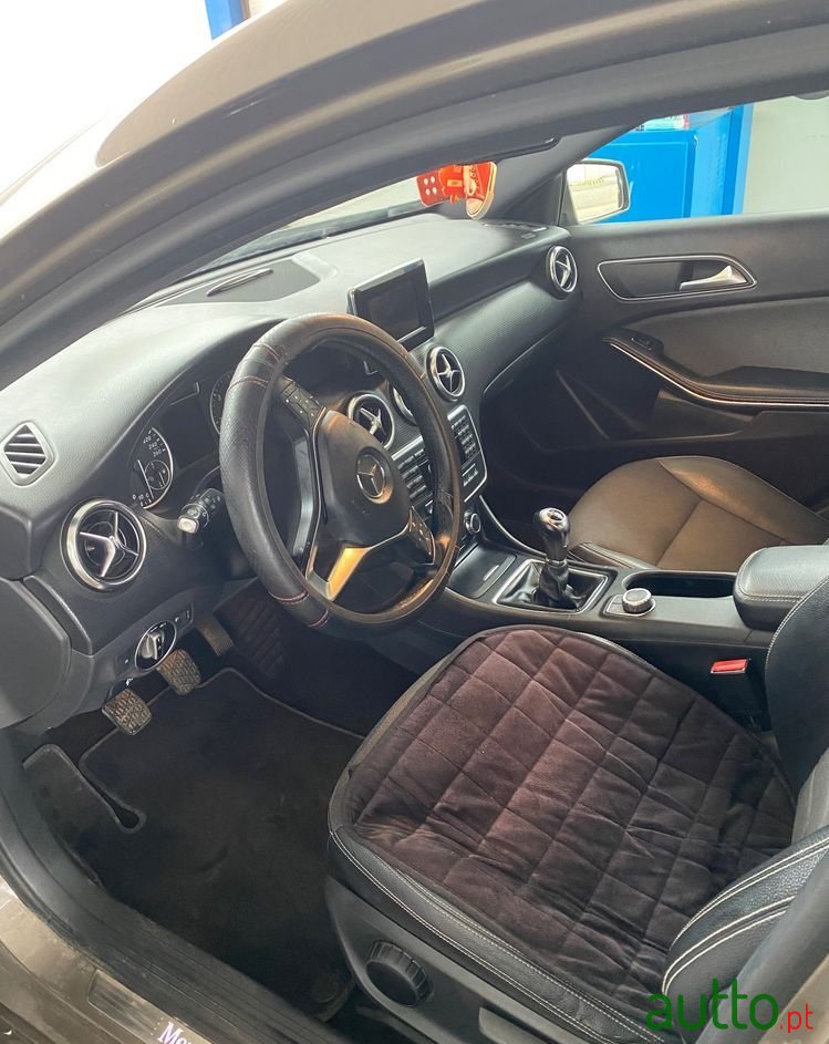 2014' Mercedes-Benz Classe A photo #6