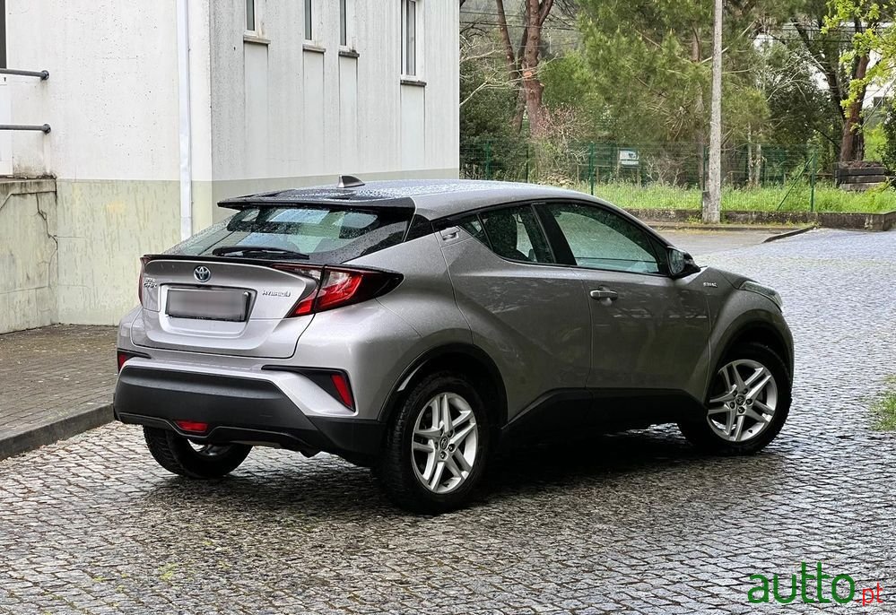 2020' Toyota C-HR photo #5