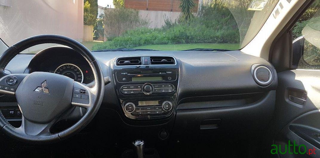 2016' Mitsubishi Space Star photo #3