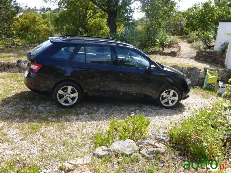 2019' Skoda Fabia 1.0 Active photo #1