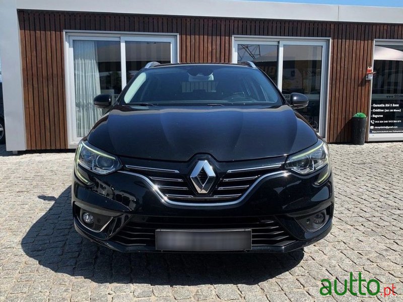 2018' Renault Megane Sport Tourer photo #2