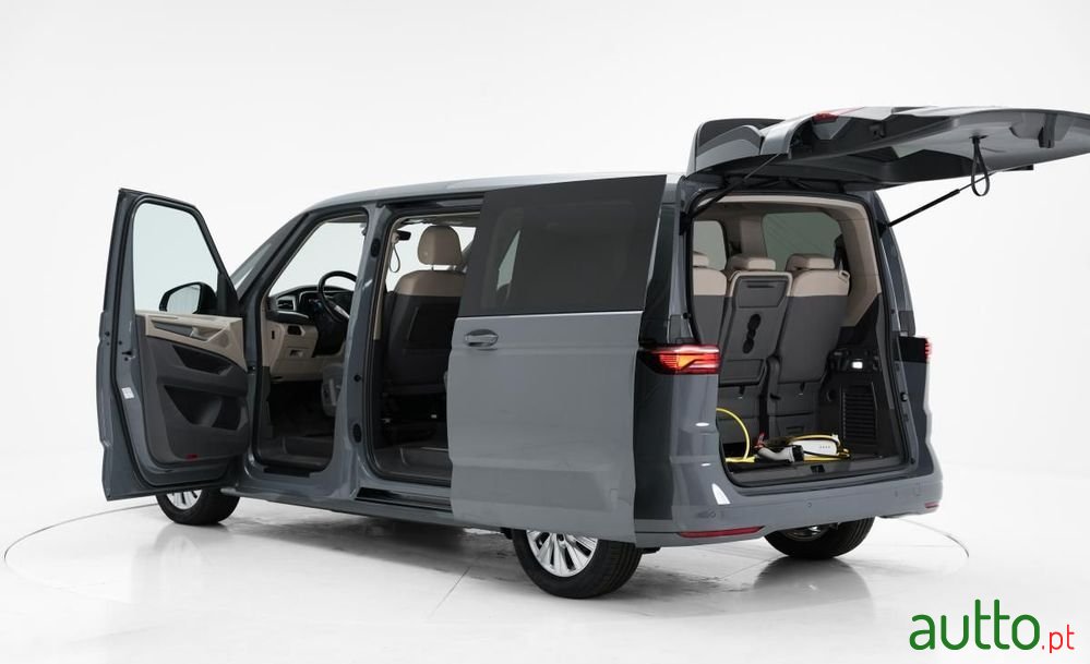 2022' Volkswagen Multivan photo #5