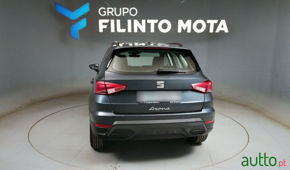 2023' SEAT Arona 1.0 Tsi Style photo #2