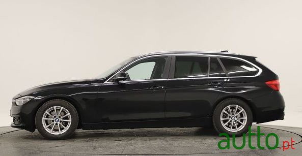 2016' BMW 318 D Touring photo #2