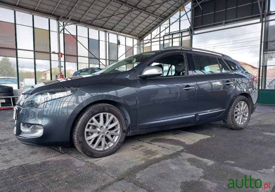 2013' Renault Megane Sport Tourer photo #3