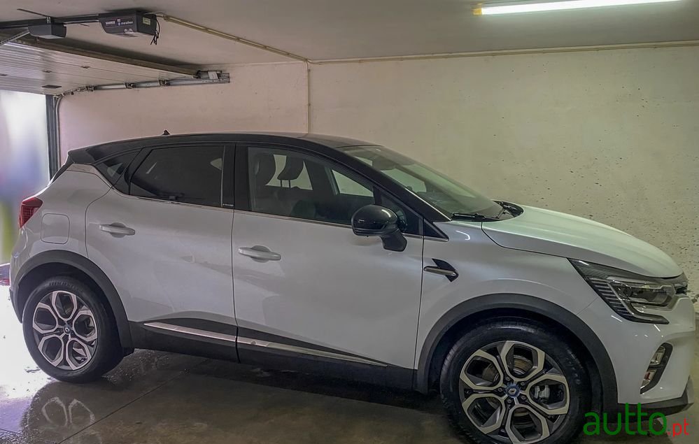 2020' Renault Captur photo #1