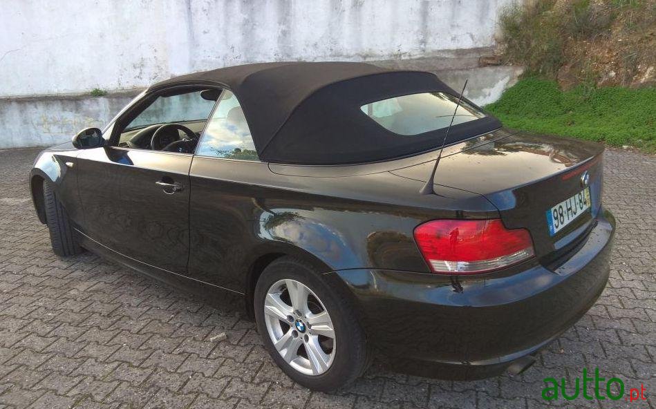 2009' BMW 118 2.0 D photo #2