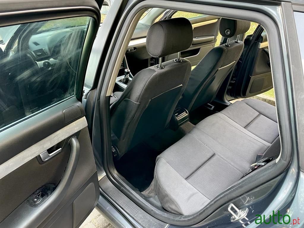 2003' Audi A4 Avant photo #6