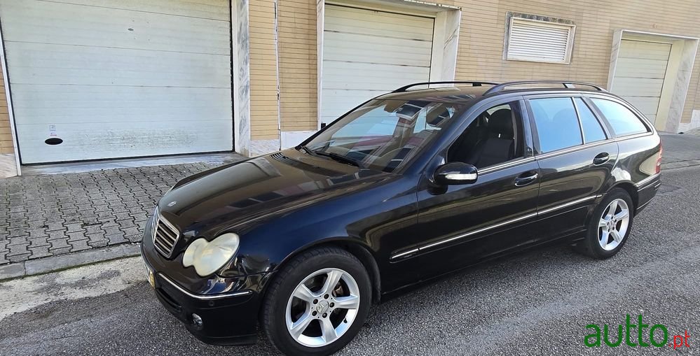 2005' Mercedes-Benz Classe C photo #1
