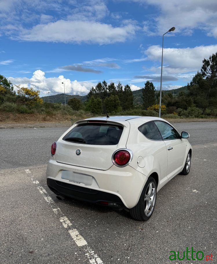 2010' Alfa Romeo MiTo 1.6 Jtdm photo #5