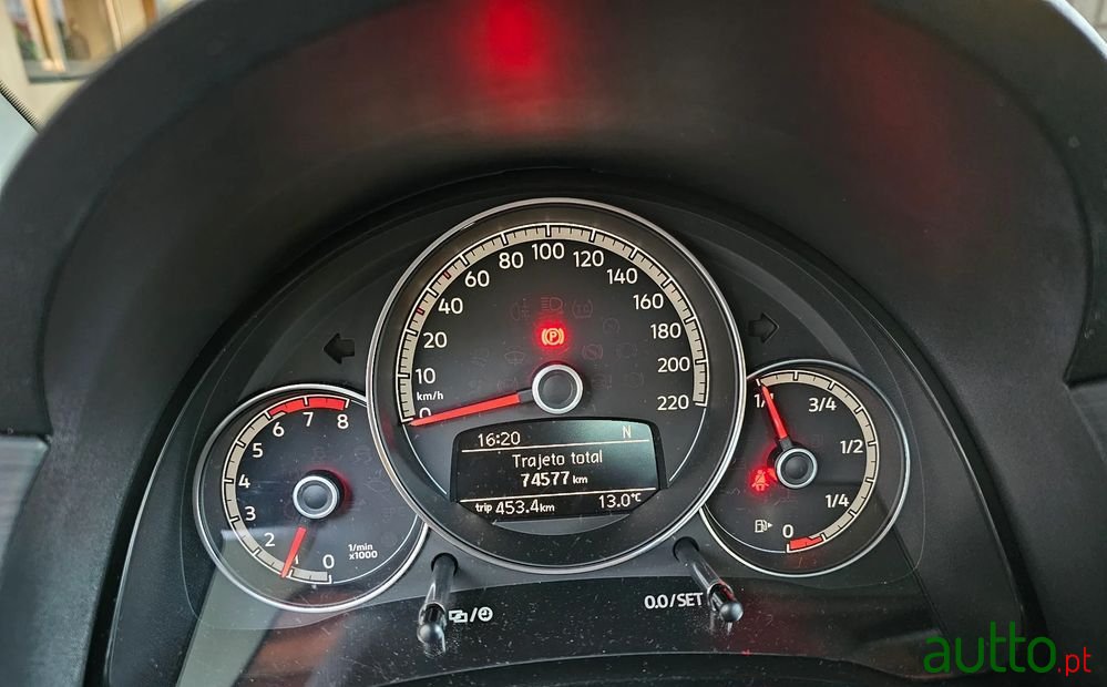 2017' Volkswagen Up! Cross photo #5