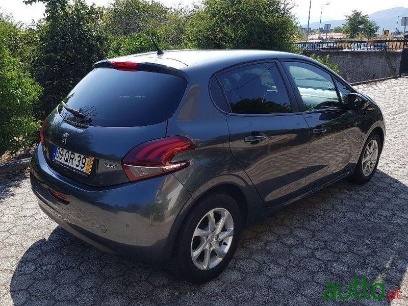 2015' Peugeot 208 photo #2