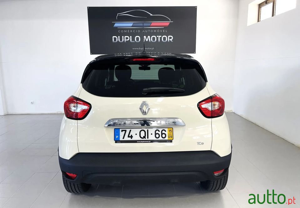 2015' Renault Captur photo #2
