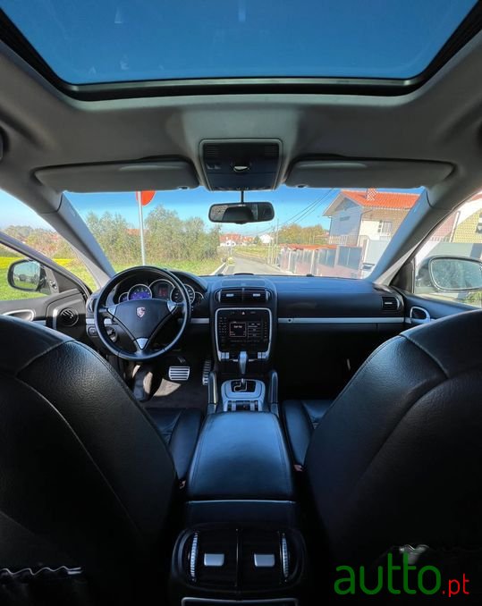 2007' Porsche Cayenne photo #2