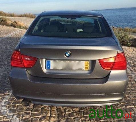 2010' BMW 316 photo #3