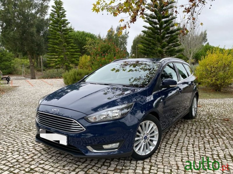 2015' Ford Focus Sw photo #1