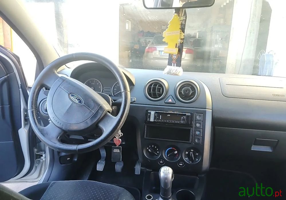 2005' Ford Fiesta 1.4 Tdci photo #4