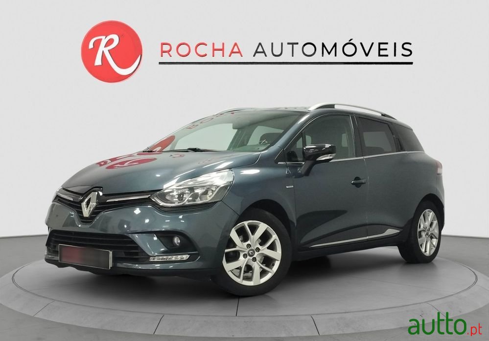 2021' Renault Clio Sport Tourer photo #1