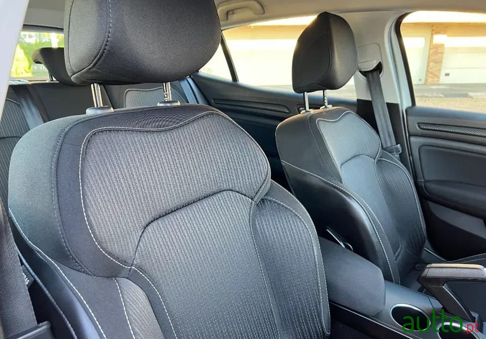2018' Renault Megane photo #5