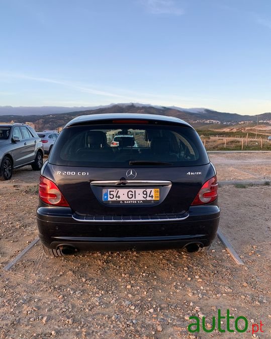 2008' Mercedes-Benz R-280 photo #5