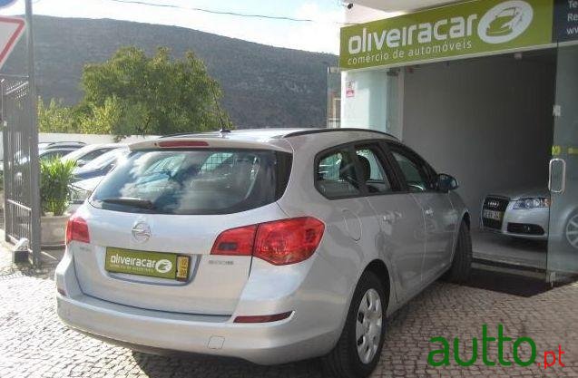 2012' Opel Astra Sport Tourer photo #1