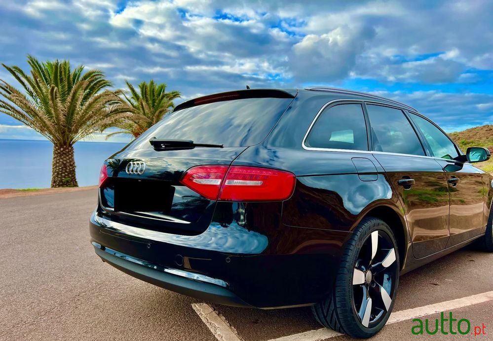 2013' Audi A4 Avant photo #5