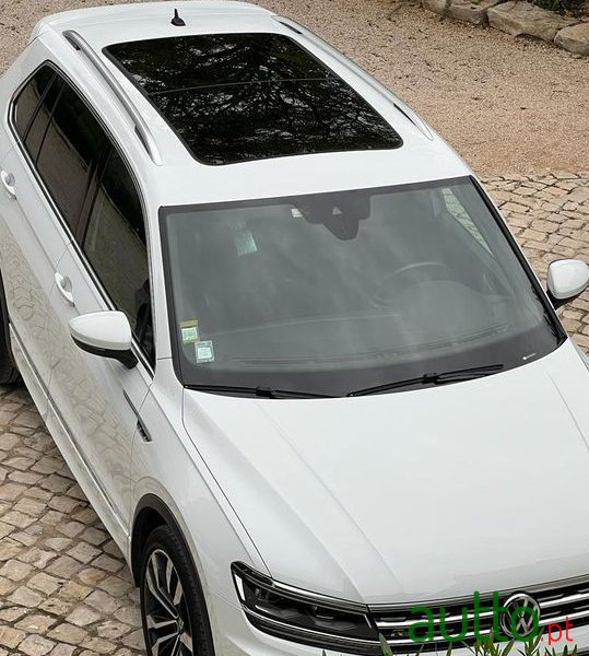 2018' Volkswagen Tiguan photo #4