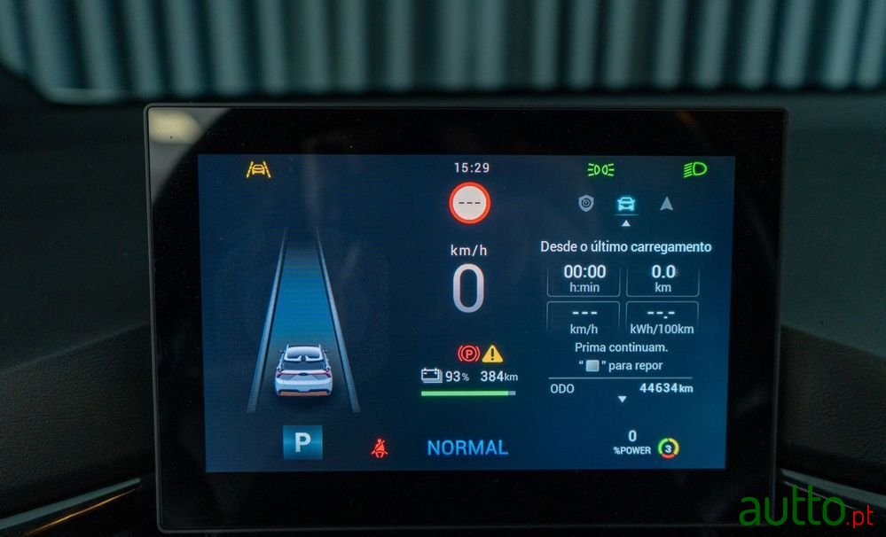 2023' MG MG4 64 Kwh Luxury photo #5