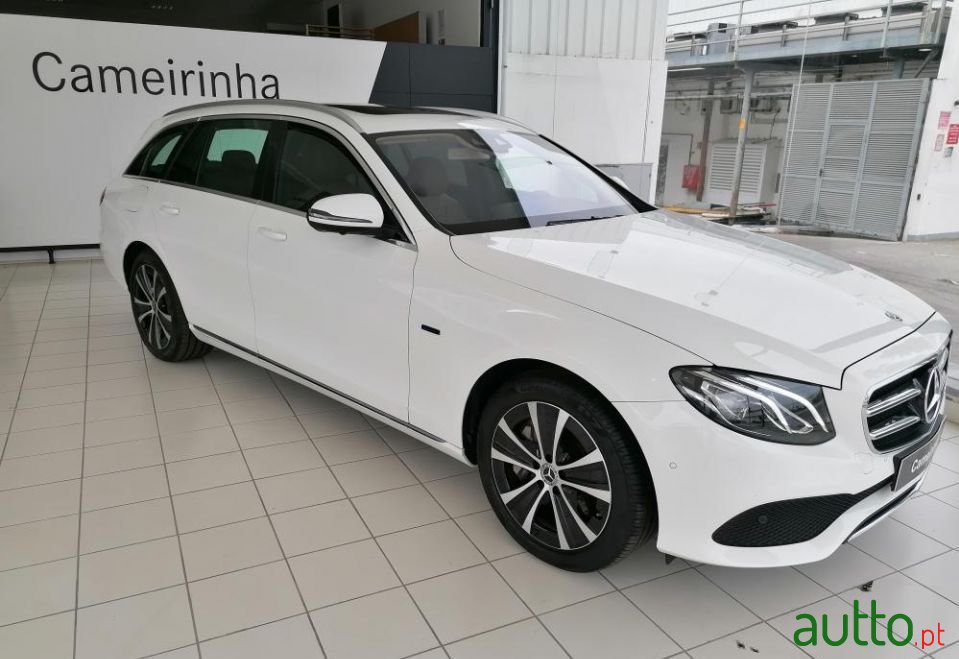 2019' Mercedes-Benz E-300 photo #3