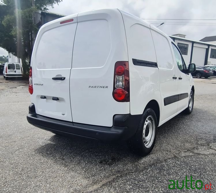 2017' Peugeot Partner photo #3