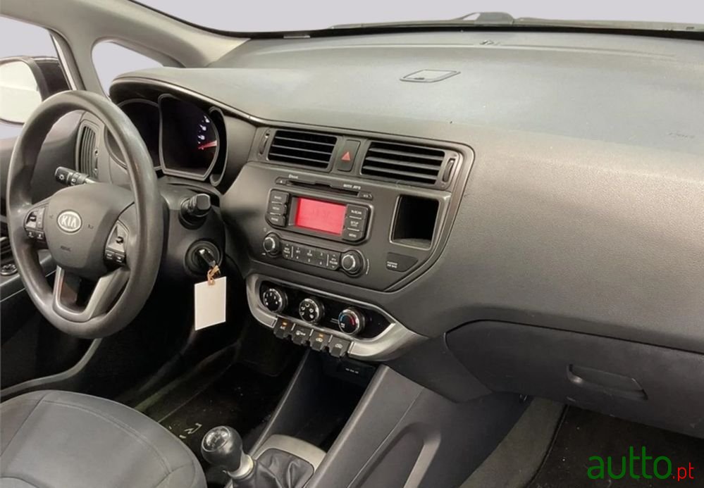 2012' Kia Rio photo #5