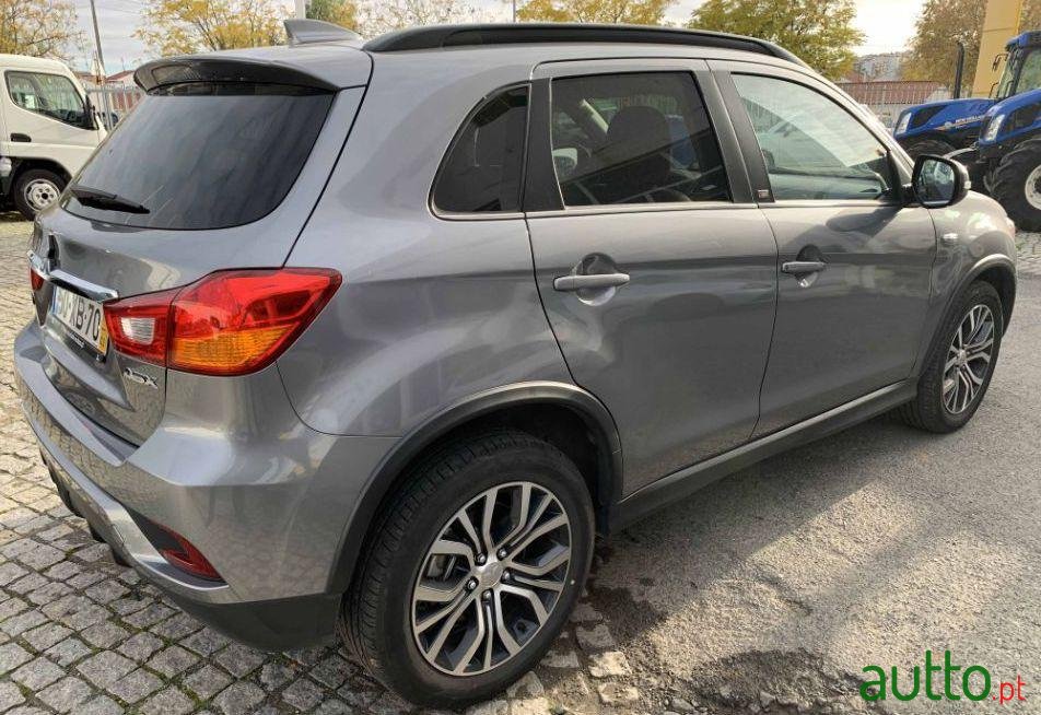 2019' Mitsubishi ASX photo #1