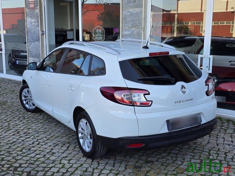 2016' Renault Megane Sport Tourer photo #2