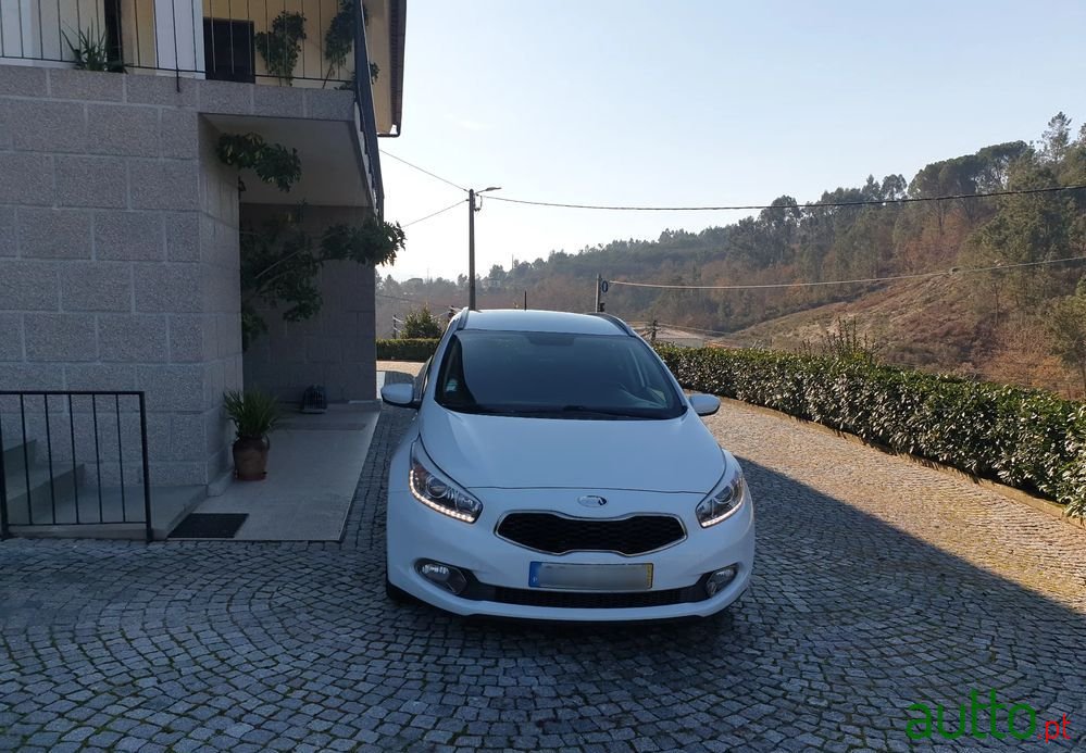 2014' Kia Ceed Sw photo #2