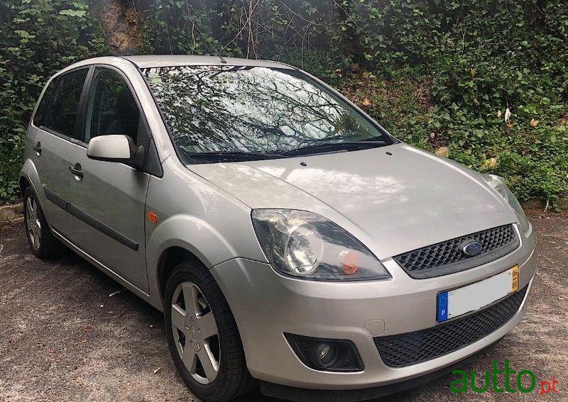 2006' Ford Fiesta 1.4 Tdci Ghia photo #2