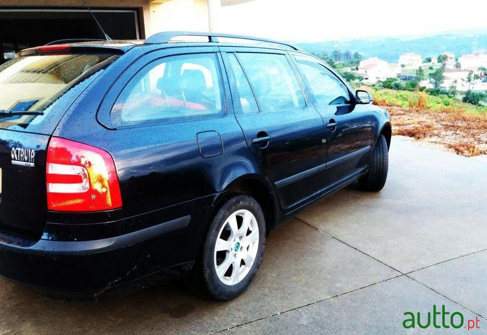 2008' Skoda Octavia Break photo #1