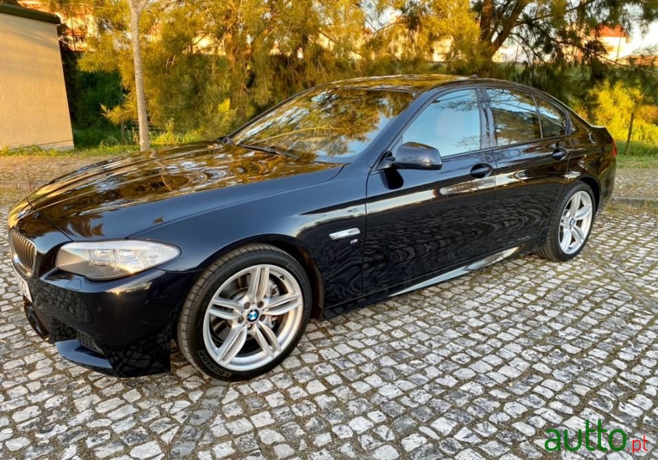 2013' BMW 525 photo #1