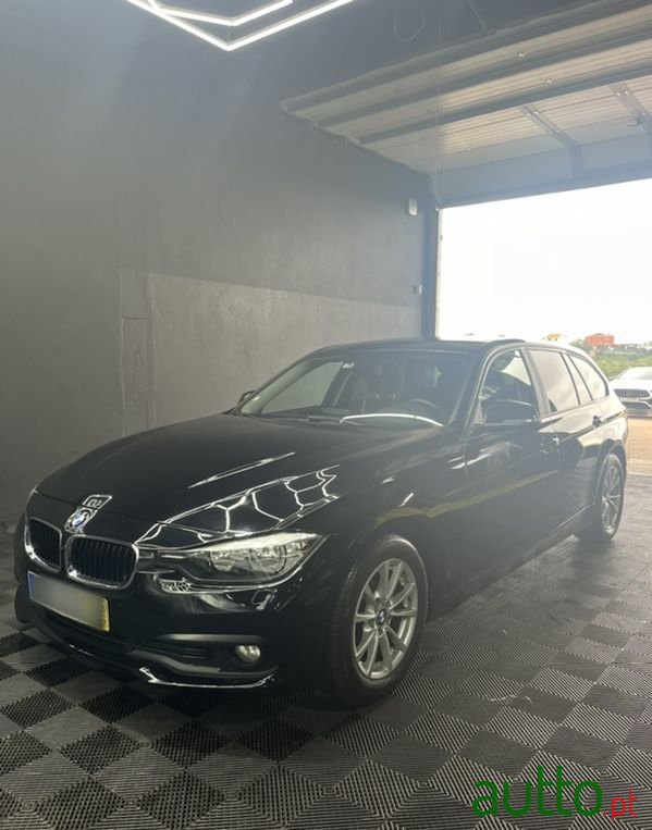 2016' BMW 320 D Touring Advantage photo #2