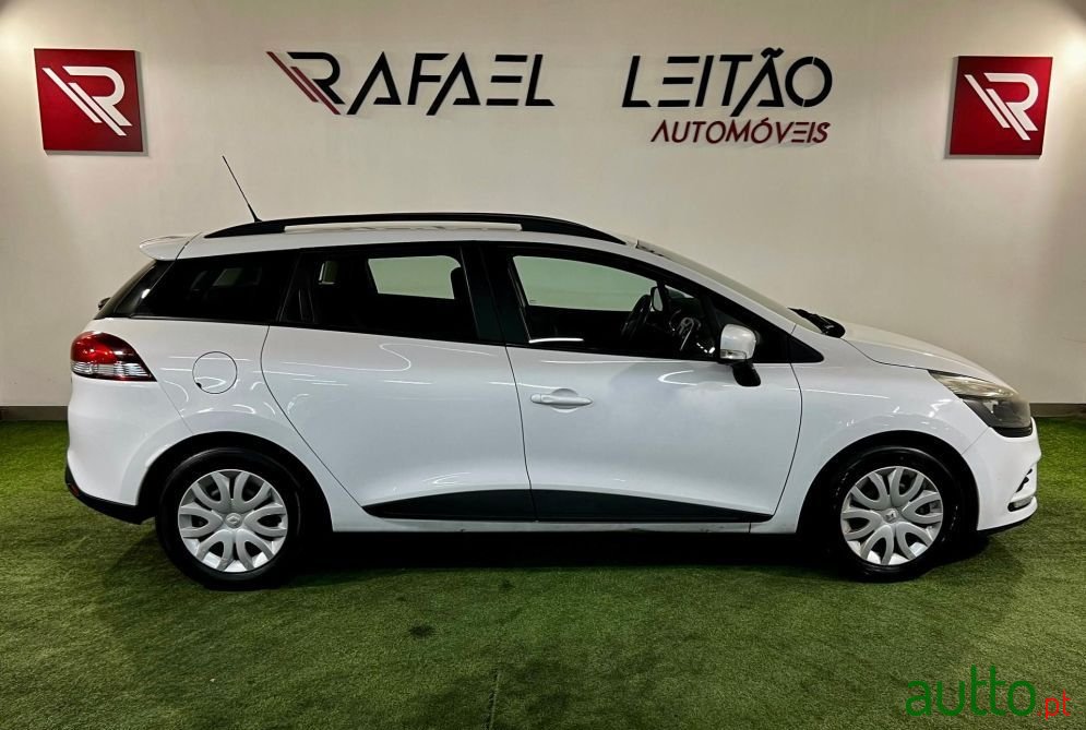 2017' Renault Clio Sport Tourer photo #6