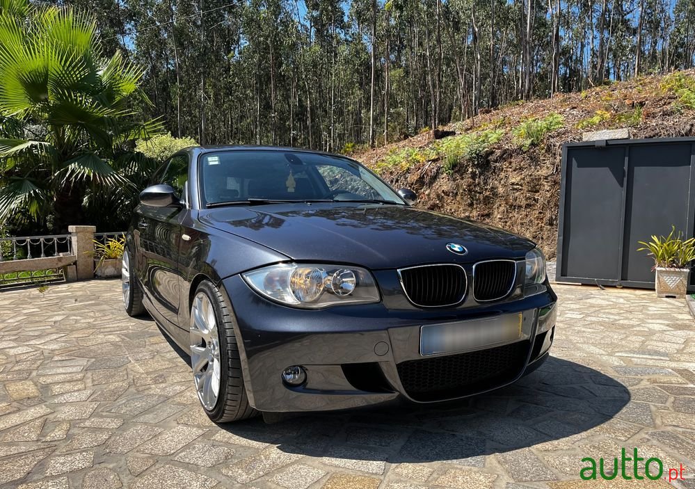 2008' BMW Série 1 D photo #2