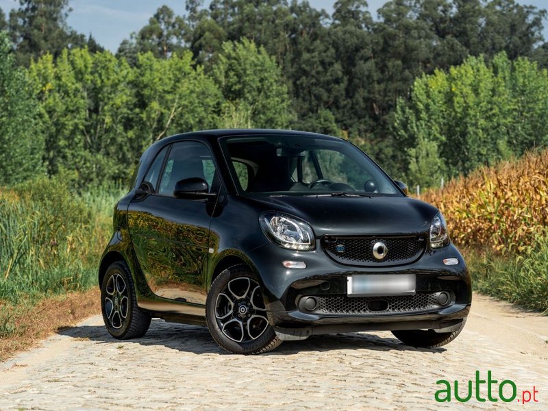 2019' Smart Fortwo photo #1