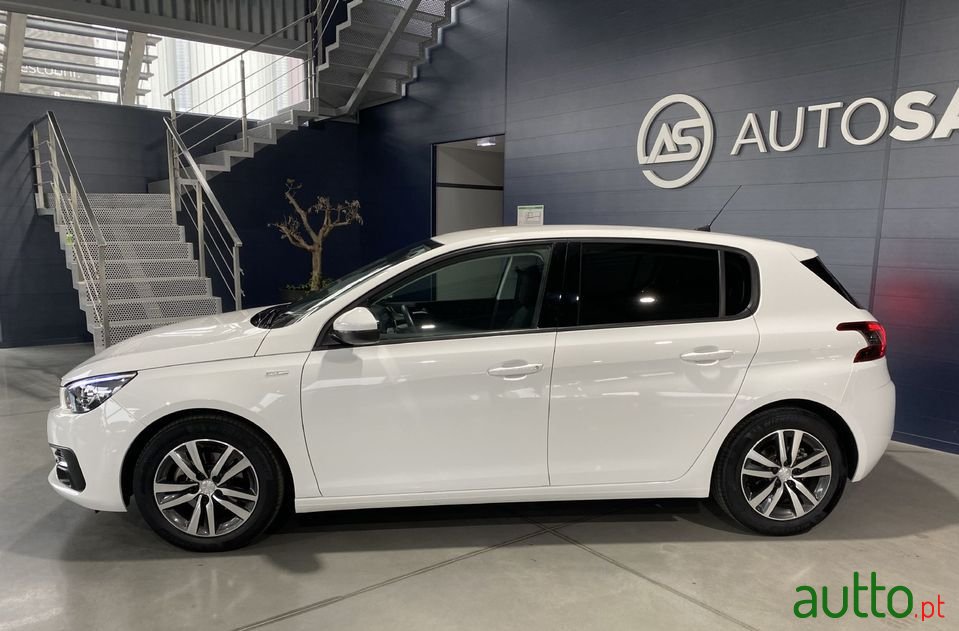 2021' Peugeot 308 photo #2