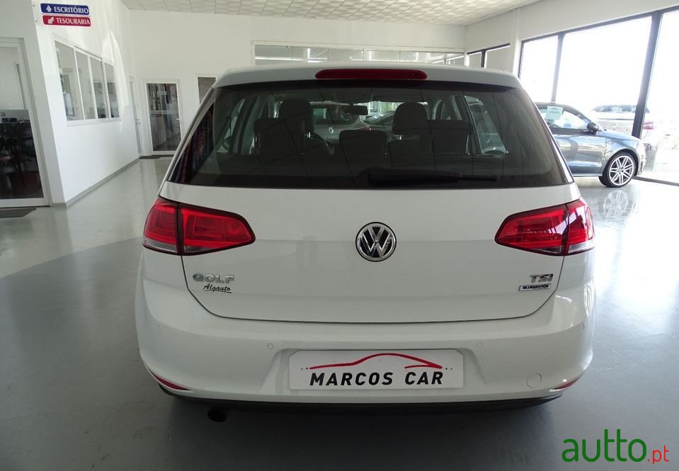 2016' Volkswagen Golf photo #3