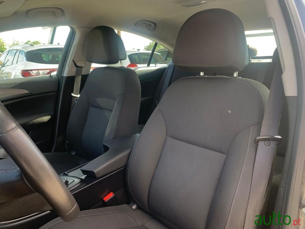 2009' Opel Insignia photo #4