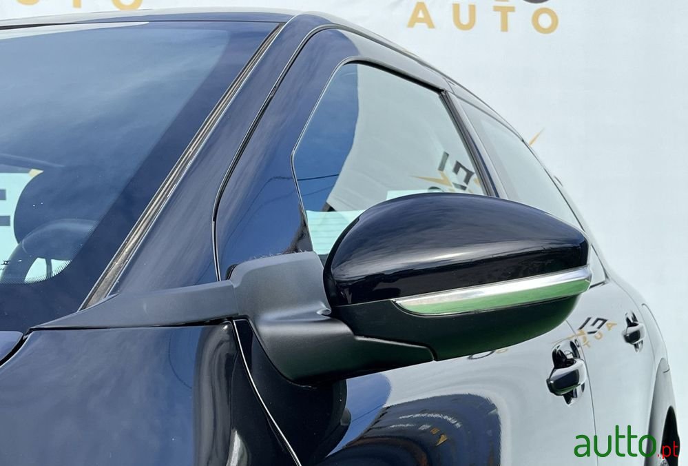 2019' Citroen C4 photo #3