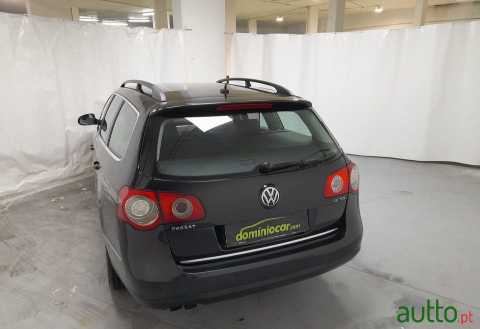 2006' Volkswagen Passat Variant photo #3