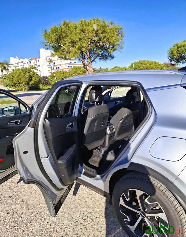 2022' Kia Sportage 1.6 T-Gdi Drive photo #6